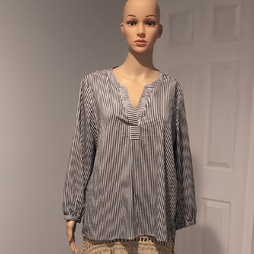 Vineyard Vines Gray Blouse with Bishop Sleeves